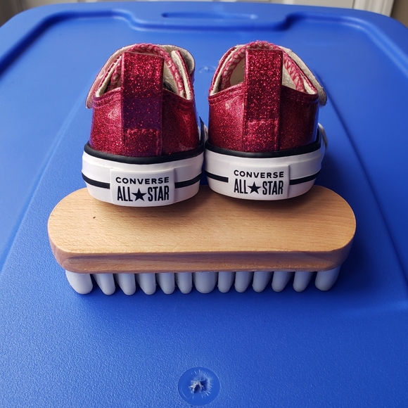 Converse - Picture 3 of 5